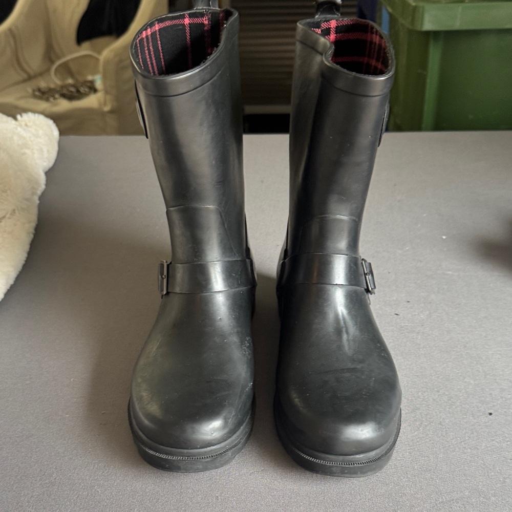 Dirty Laundry Black Rain Boots Mid Calf Plaid Lining Buckle